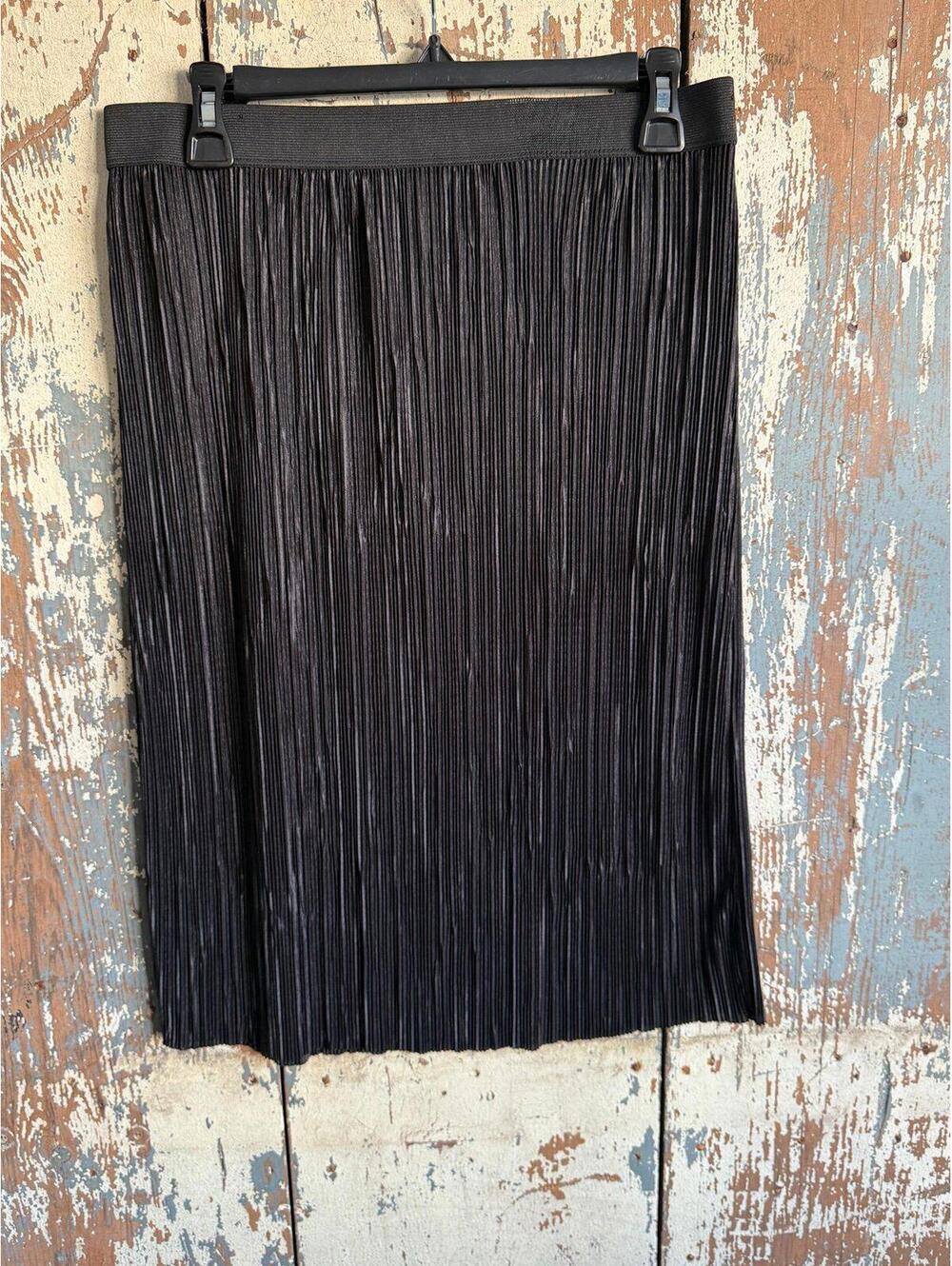 JOE B by Joe Benbasset Women's Black Crinkle Elastic Waistband Skirt, Medium